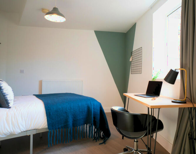 2 Bedroom House To Rent In Dickenson Road, Manchester, FY1