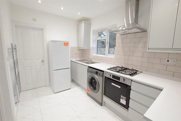 3 Bedroom Property To Rent In Granville Avenue, Slough, SL2