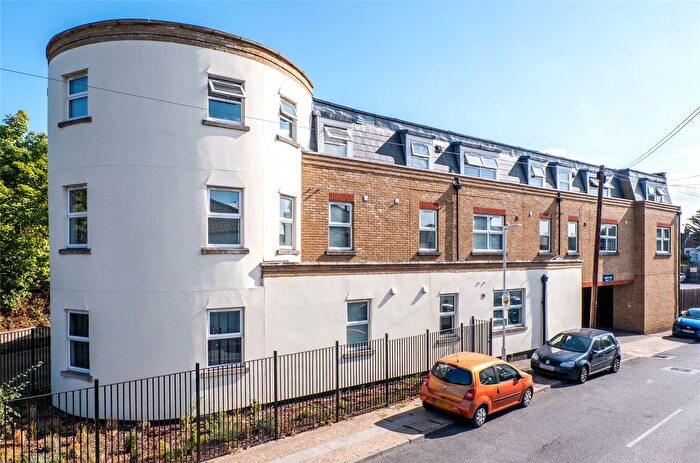 1 Bedroom Flat For Sale In Dover Road East, Northfleet, Kent, DA11