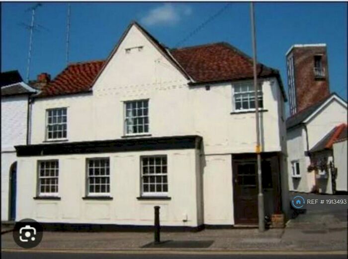 1 Bedroom Flat To Rent In High Street, Ongar, CM5