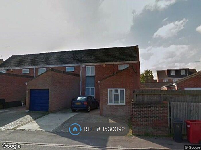 4 Bedroom Terraced House To Rent In Rochfords Gardens, Slough, SL2