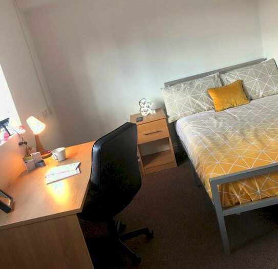 5 Bedroom House To Rent In Bedroom House Edward St, Sheffield, Sheffield, S3