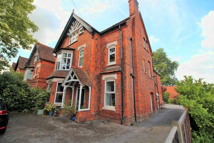 2 Bedroom Flat To Rent In Western Elms Avenue, Reading, RG30