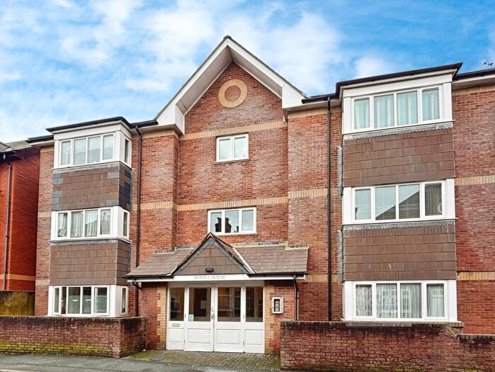 2 Bedroom Apartment For Sale In Trafalgar Road, Newport, Isle Of Wight, PO30