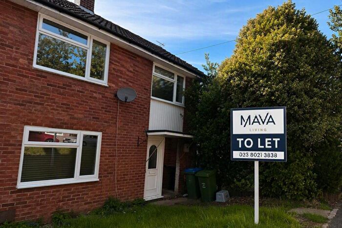 2 Bedroom Flat To Rent In Seagarth Lane, Shirley, Southampton, Hampshire, SO16