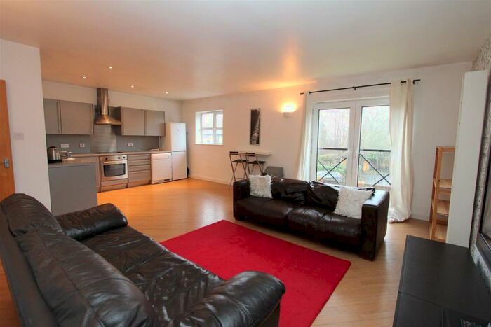 2 Bedroom Flat To Rent In Stainbeck Road, Chapel Allerton, LS7