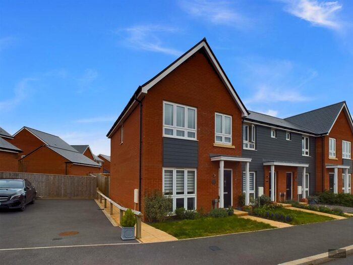 3 Bedroom End Of Terrace House For Sale In Lower Coppice, Exeter, EX1