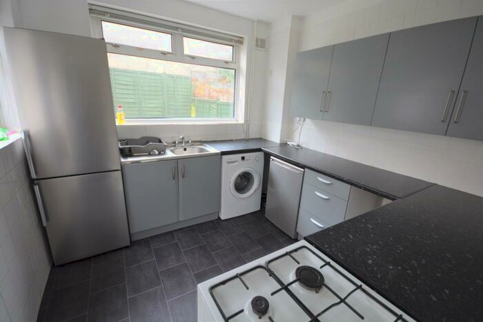 4 Bedroom House To Rent In Rhyddings Terrace, Brynmill, Swansea, SA2