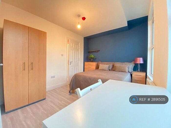 Studio To Rent In Brook Road, Merstham, Redhill, RH1