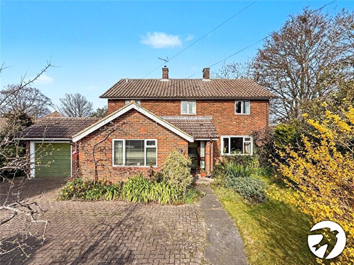 3 Bedroom Detached House For Sale In Brenchley Road, Sittingbourne, Kent, ME10