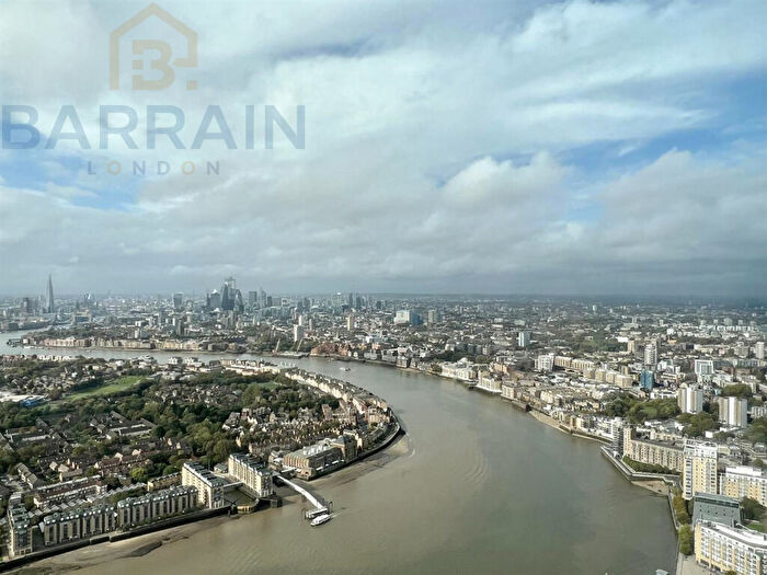Flat To Rent In Landmark Pinnacle, Canary Wharf, E14