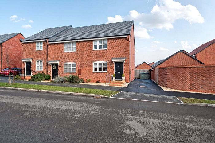 3 Bedroom End Of Terrace House For Sale In Sykes Road, Hampton Magna, Warwick, Warwickshire, CV35