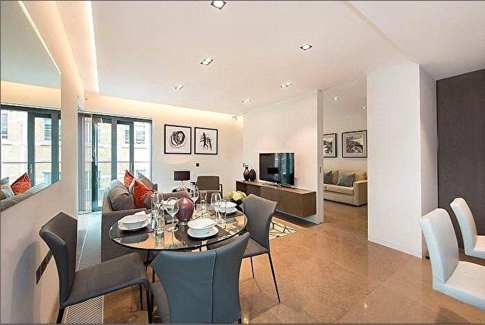 3 Bedroom Flat To Rent In Babmaes Street, St. James's, SW1Y
