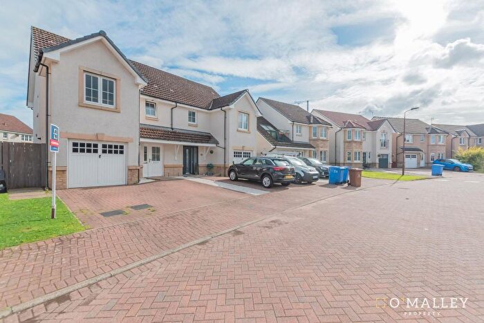 3 Bedroom Semi-detached House For Sale In Sandpiper Meadow, Alloa, FK10