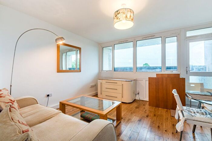3 Bedroom Flat To Rent In Frensham Court, Mitcham, CR4