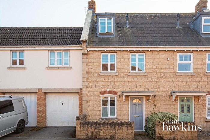 3 Bedroom Terraced House For Sale In Mayfly Road, Swindon, SN25