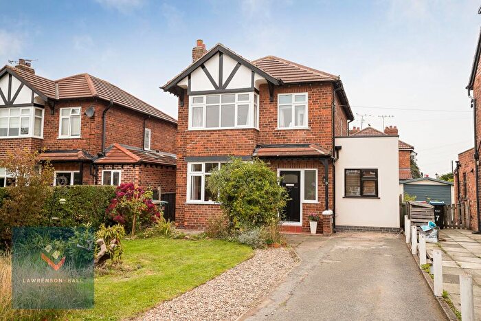 4 Bedroom Detached House For Sale In Mannings Lane South, Chester, CH2