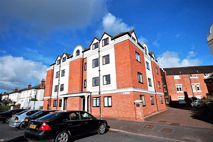 3 Bedroom Flat To Rent In Squirhill Place, Russell Terrace, Leamington Spa, CV31
