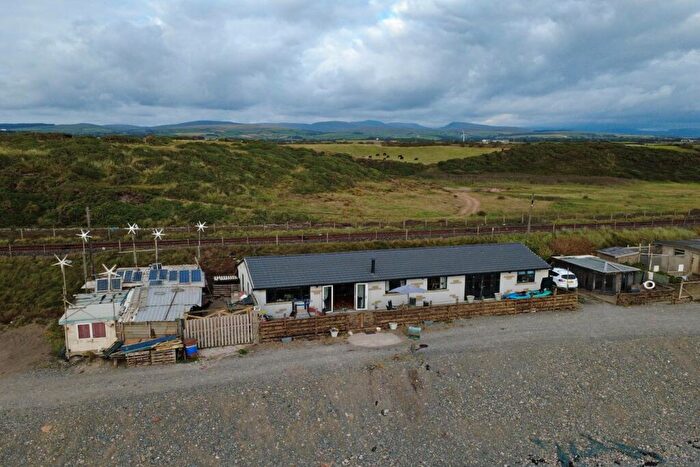 3 Bedroom Detached Bungalow For Sale In Braystones Beach, Braystones, CA21