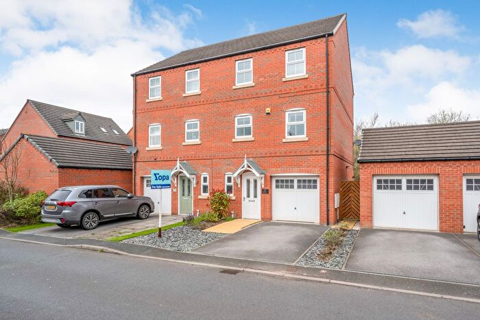 4 Bedroom Semi Detached House For Sale In Skylark View, Rotherham, S63