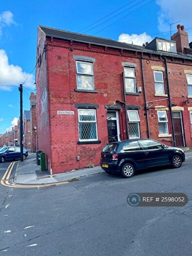 2 Bedroom End Of Terrace House To Rent In Harold Terrace, Leeds, LS6