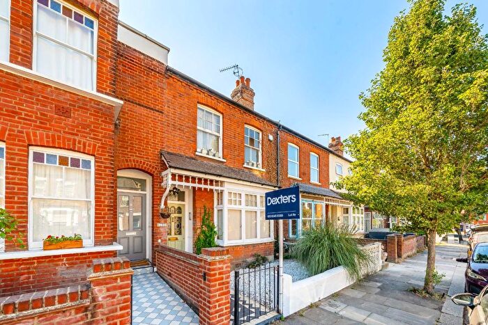 3 Bedroom Property To Rent In Darwin Road, Ealing, W5