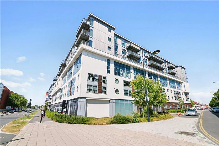 2 Bedroom Duplex To Rent In Beckhampton Street, Swindon, SN1