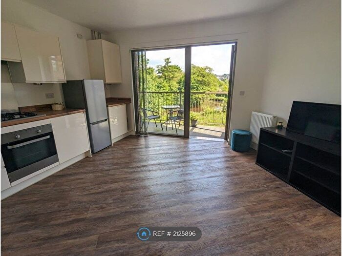 1 Bedroom Flat To Rent In Wey Corner, Guildford, GU1