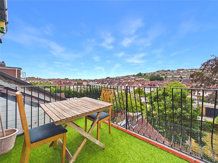 1 Bedroom Apartment For Sale In Bath Road, Brislington, Bristol, BS4