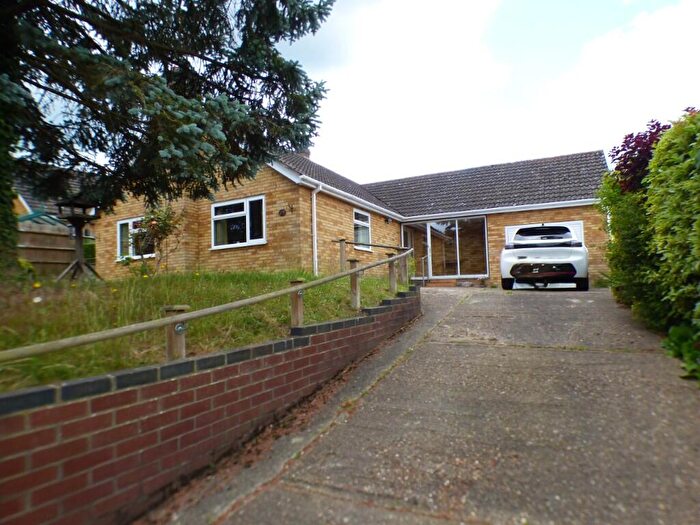 3 Bedroom Detached Bungalow For Sale In Station Hill, Harleston, Norfolk, IP20