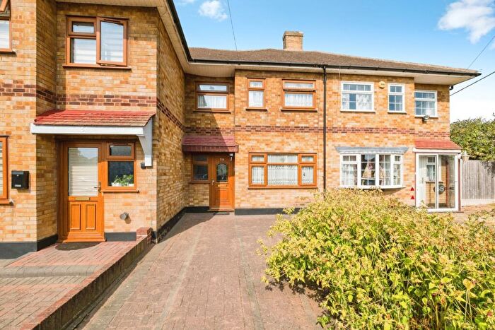 2 Bedroom Terraced House For Sale In Philip Road, Rainham, RM13