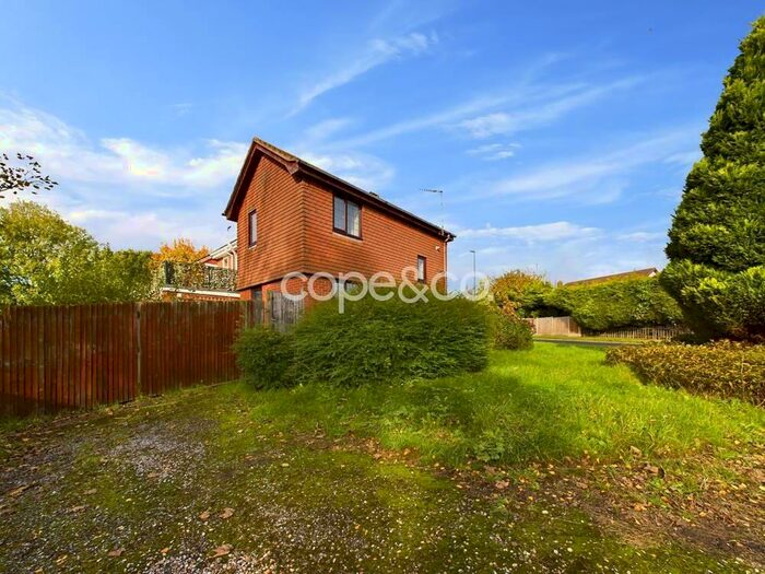 2 Bedroom Semi-Detached House To Rent In Bishops Drive, Oakwood, Derby, Derbyshire, DE21