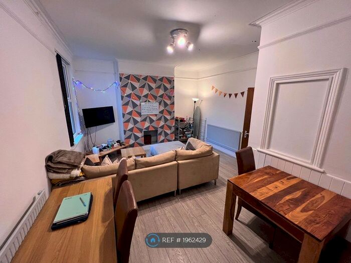 5 Bedroom Terraced House To Rent In Newfoundland Road, Cardiff, CF14