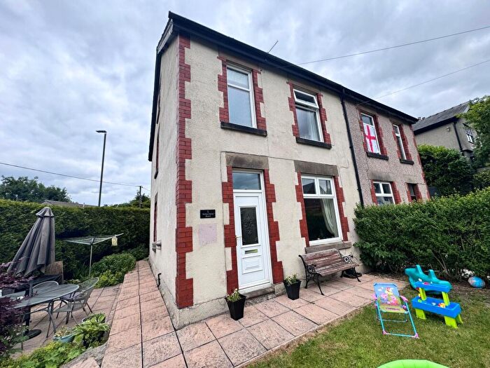 3 Bedroom Semi-Detached House For Sale In Netherfield Road, Chapel-En-Le-Frith, SK23