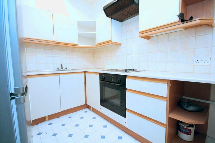 2 Bedroom Flat To Rent In Upper Street, Islington, N1
