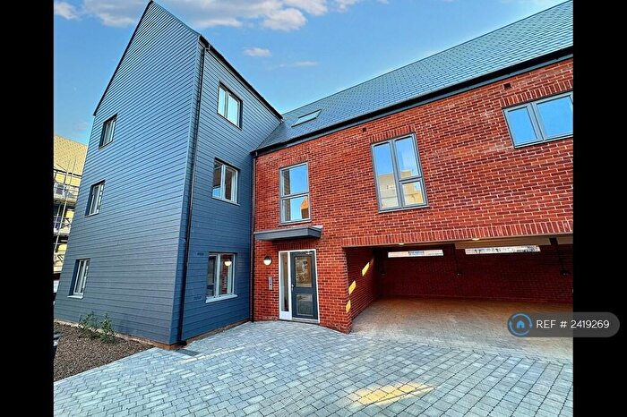 2 Bedroom Flat To Rent In Springfield, Chelmsford, CM1