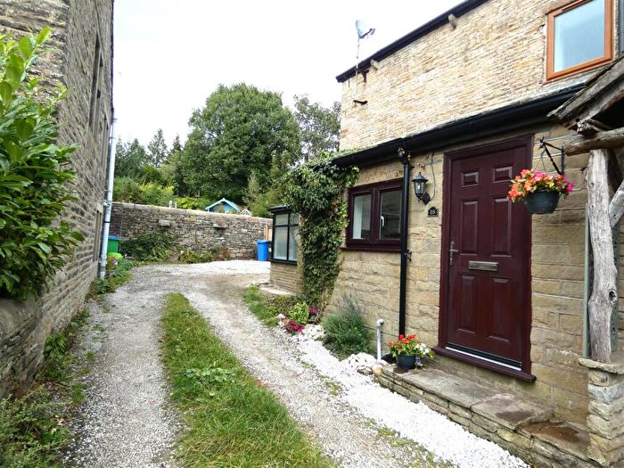3 Bedroom Cottage To Rent In Lower Tenterfield, Rochdale, OL11