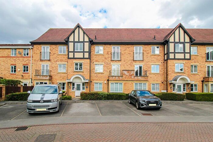 2 Bedroom Flat For Sale In Princes Gate, Horbury, Wakefield, WF4