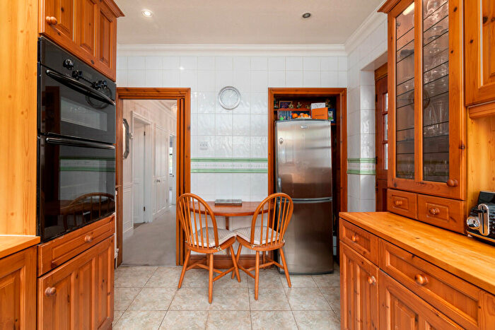 2 Bedroom Detached Bungalow For Sale In Great Cambridge Road, Waltham Cross, EN8