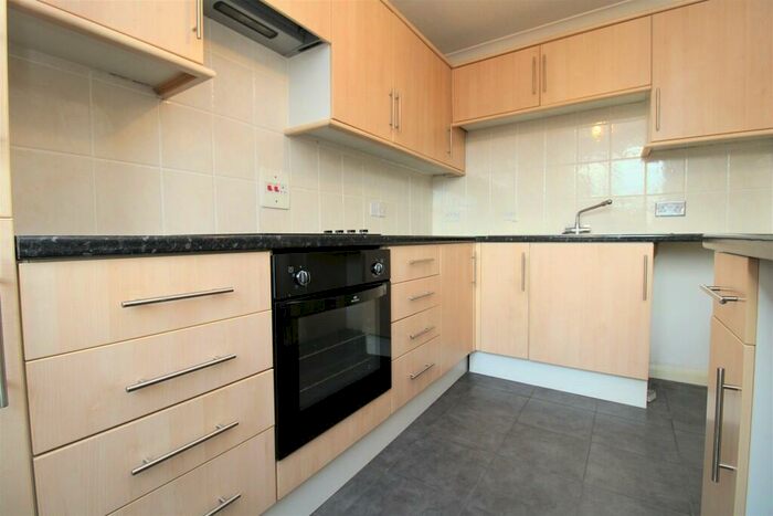 2 Bedroom Apartment To Rent In Tolworth Close, Surbiton, KT6
