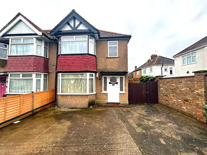 1 Bedroom Flat For Sale In Farmstead Road, Harrow, HA3