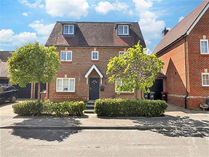 4 Bedroom Link Detached House For Sale In Baxendale Way, Uckfield, East Sussex, TN22