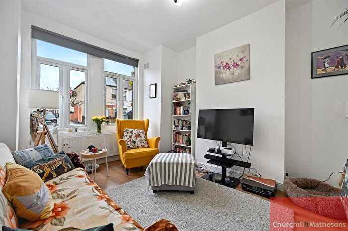 2 Bedroom Maisonette For Sale In Oldfield Road, London, NW10