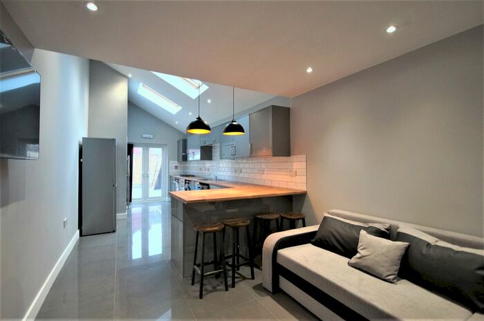 5 Bedroom End Of Terrace House To Rent In Marlborough Road, Coventry, CV2