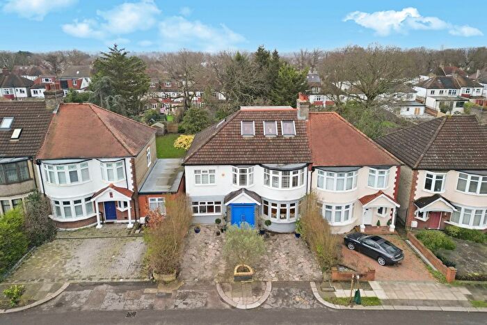 8 Bedroom Property For Sale In Hillfield Park, Winchmore Hill, N21