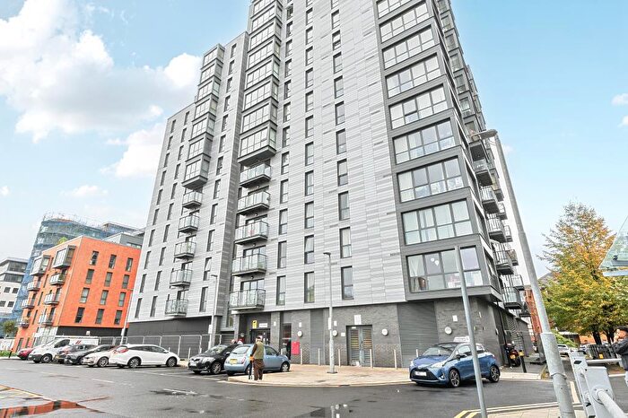 1 Bedroom Apartment To Rent In Slough, Berkshire, SL2