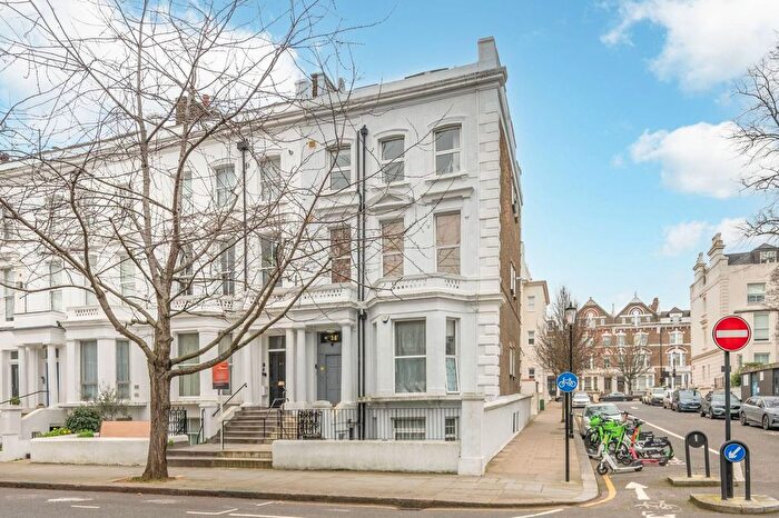1 Bedroom Flat For Sale In Russell Road, Kensington, London, W14