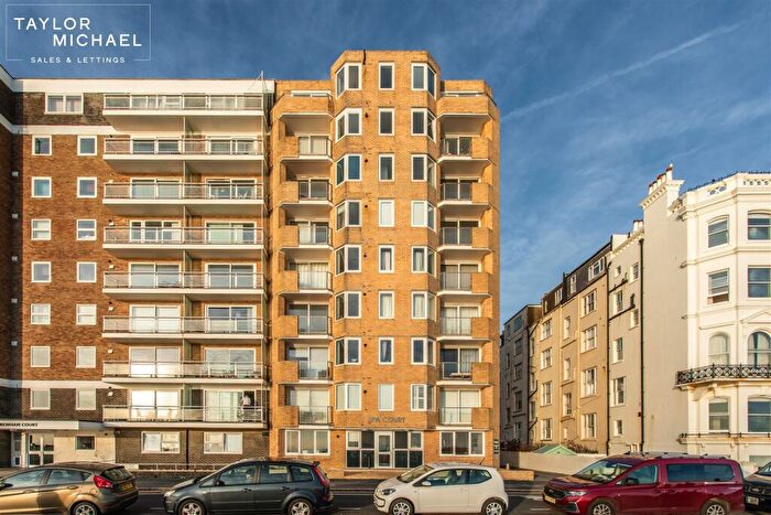 1 Bedroom Flat For Sale In Kings Esplanade, Hove, BN3