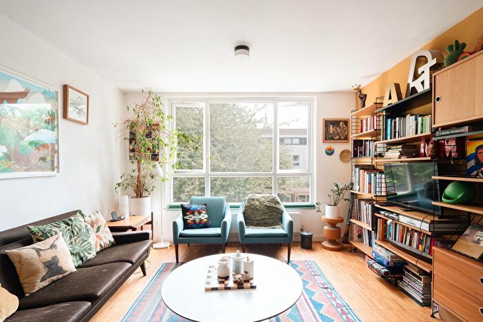 3 Bedroom Terraced House For Sale In Chilton Street, London, E2