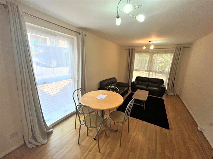 2 Bedroom Flat To Rent In Seymour Close, Selly Oak, Birmingham, B29
